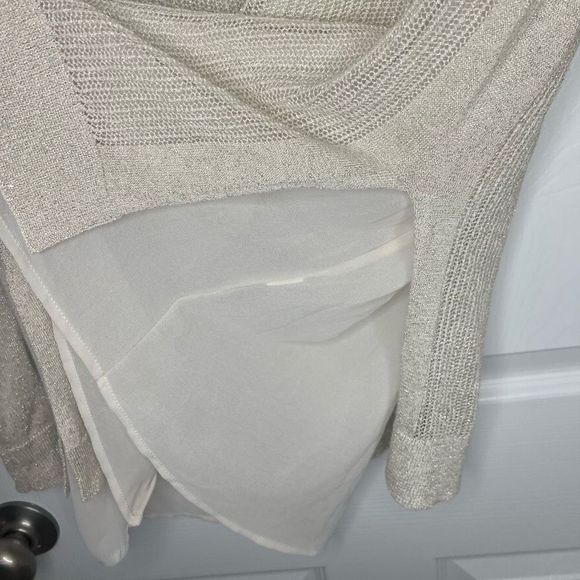 Lucky Brand Women's Cream Metallic Mixed Media Crochet V-Neck‎ Sweater Medium - Picture 8 of 10